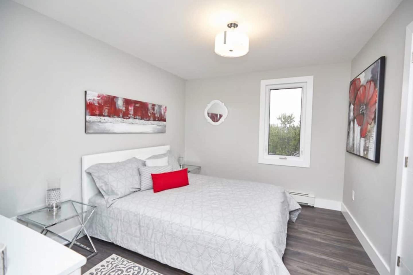 Clifton Hill Hideaway 2B -Two Bedroom Condo Niagara-Fälle Exterior foto
